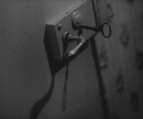 Christian Erdmann, Horror als Grenzerfahrung: Etymologie. Text 003 der "Philosophie des Horrors". Bild "Vampyr" von Carl Theodor Dreyer.