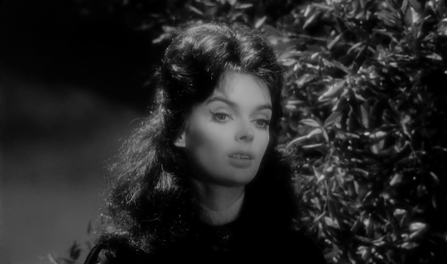 Christian Erdmann: Die Stunde, wenn Barbara Steele kommt. Foto: Barbara Steele in "La maschera del demonio" ("Black Sunday", "Mask of Satan", "Die Stunde, wenn Dracula kommt"), 1960, Regie Mario Bava.