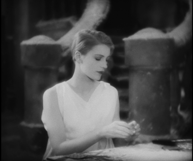 Lee Miller in "Le sang d'un poète" ("The Blood of a Poet"), Jean Cocteau, 1932.