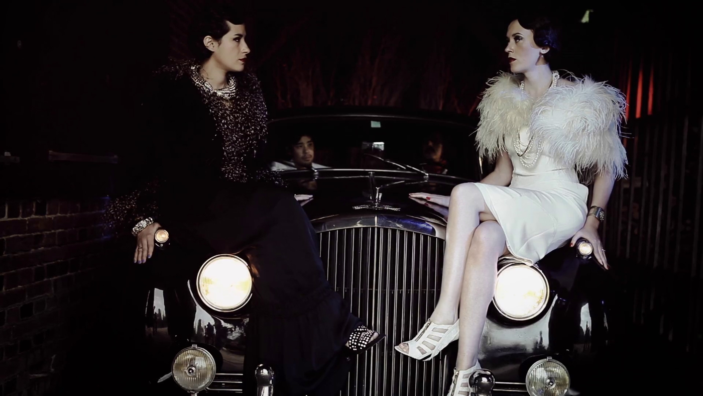 Ladytron: Gravity The Seducer. Artikel von Christian Erdmann. Mira Aroyo & Helen Marnie, "White Elephant" Video.