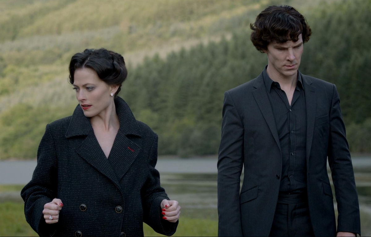 Sherlock - Ein Skandal in Belgravia (A Scandal in Belgravia), Lara Pulver als Irene Adler, Benedict Cumberbatch als Sherlock.