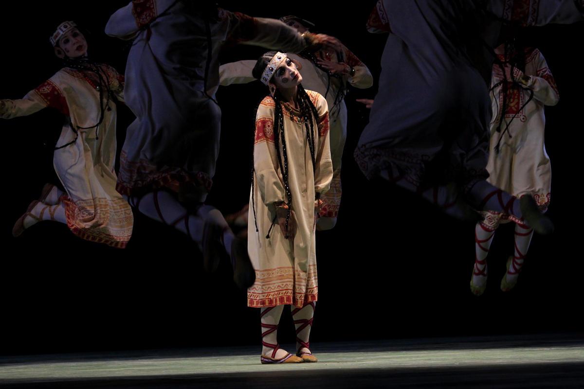 Das Ballett "Le Sacre du Printemps", Musik von Igor Strawinsky, Choreographie von Vaslav Nijinsky. Text von Christian Erdmann.