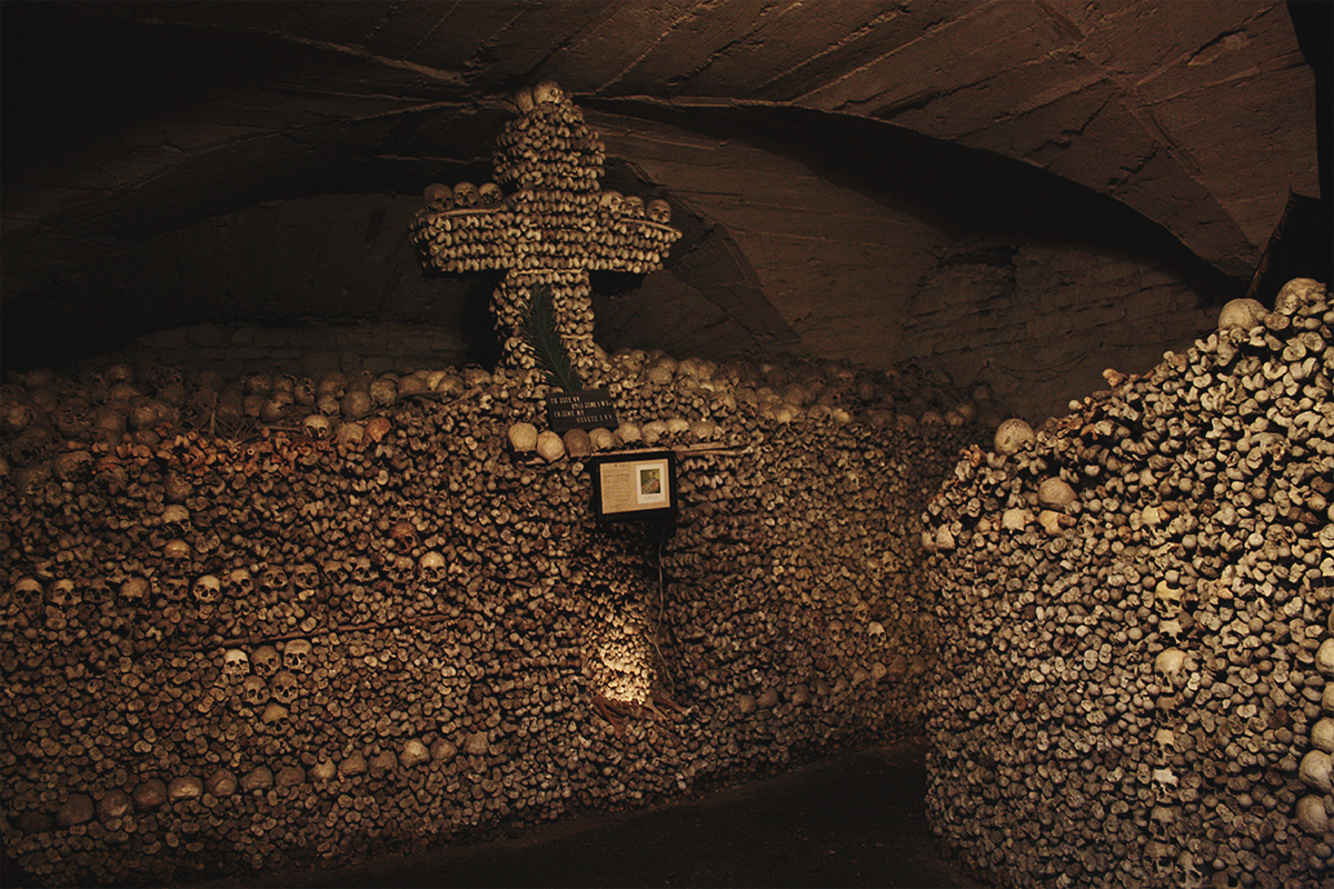 Das Beinhaus von Mělnik. The Mělnik Chapel of Bones.