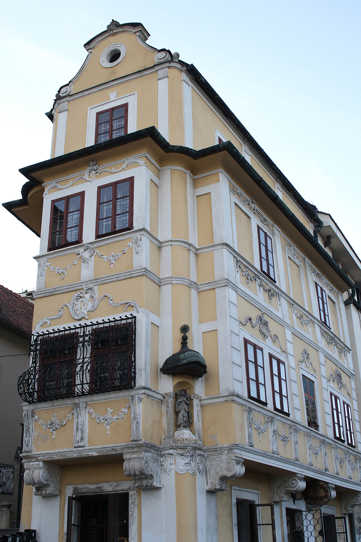 Bratislava, Haus zum Guten Hirten.