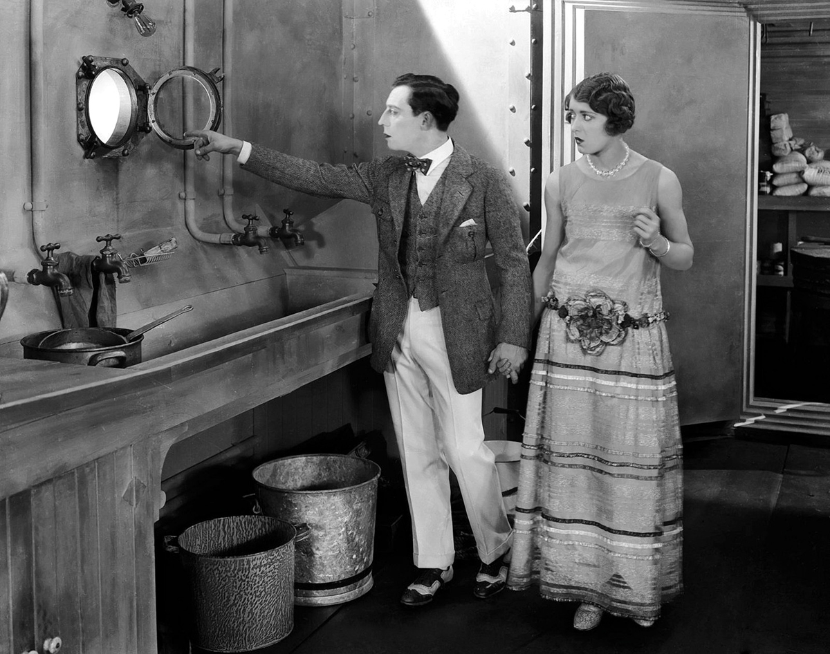 Buster Keaton, Kathryn McGuire in "The Navigator".