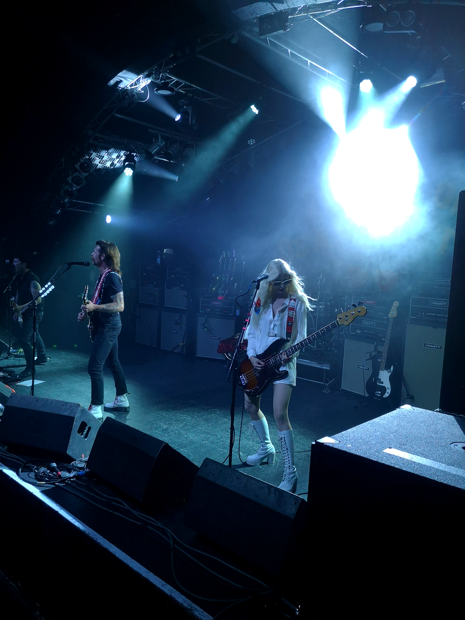 Eagles of Death Metal, Markthalle Hamburg 13.07.2023, Jesse Hughes, Jennie Vee.