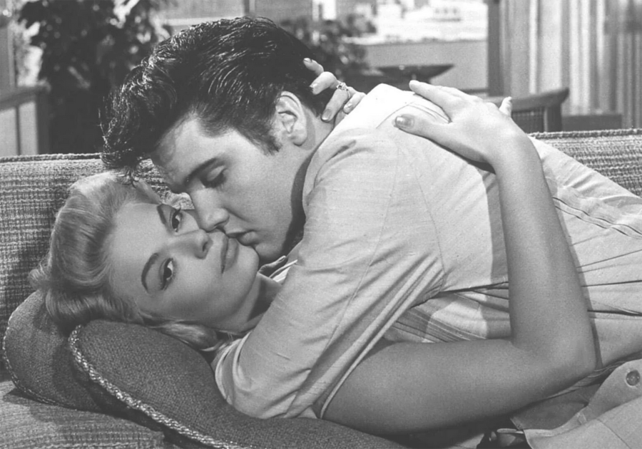Elvis Presley, Jennifer Holden.