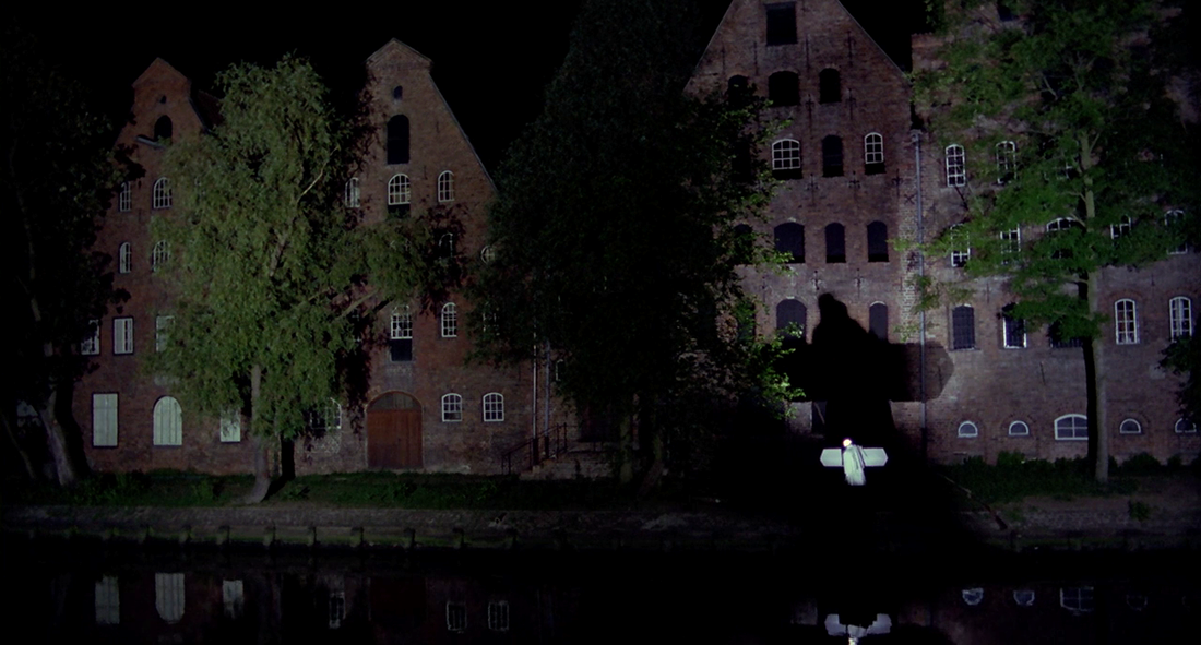 Klaus Kinski in "Nosferatu - Phantom der Nacht", 1979, Regie Werner Herzog, vor den Salzspeichern in Lübeck.