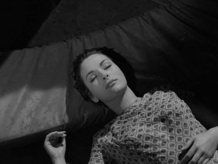 Karin Dor in "Die Bande des Schreckens", 1960.