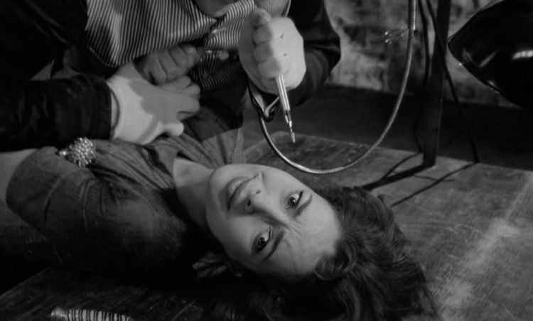 Karin Dor in "Der Würger von Schloss Blackmoor", 1963.