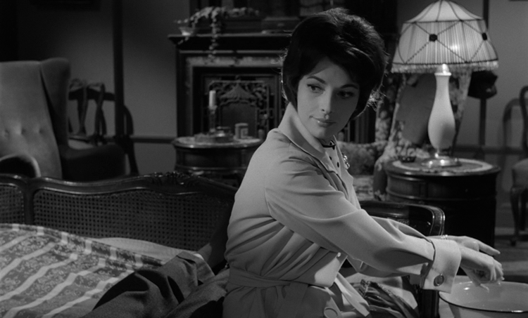 Karin Dor in "Der Fälscher von London", 1961.