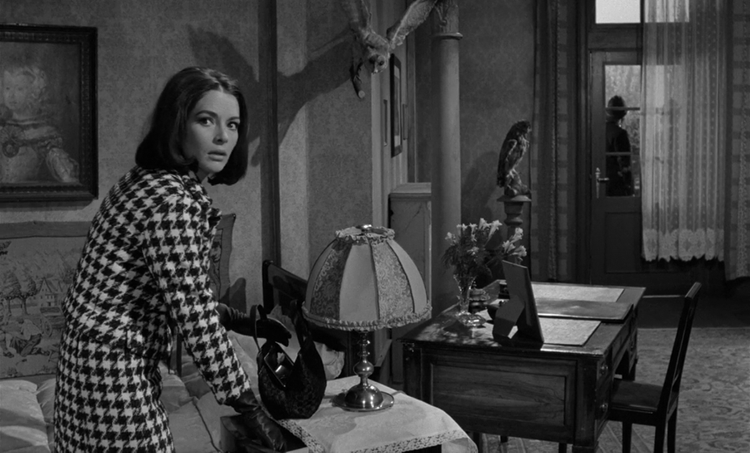 Karin Dor in "Der unheimliche Mönch", 1965.