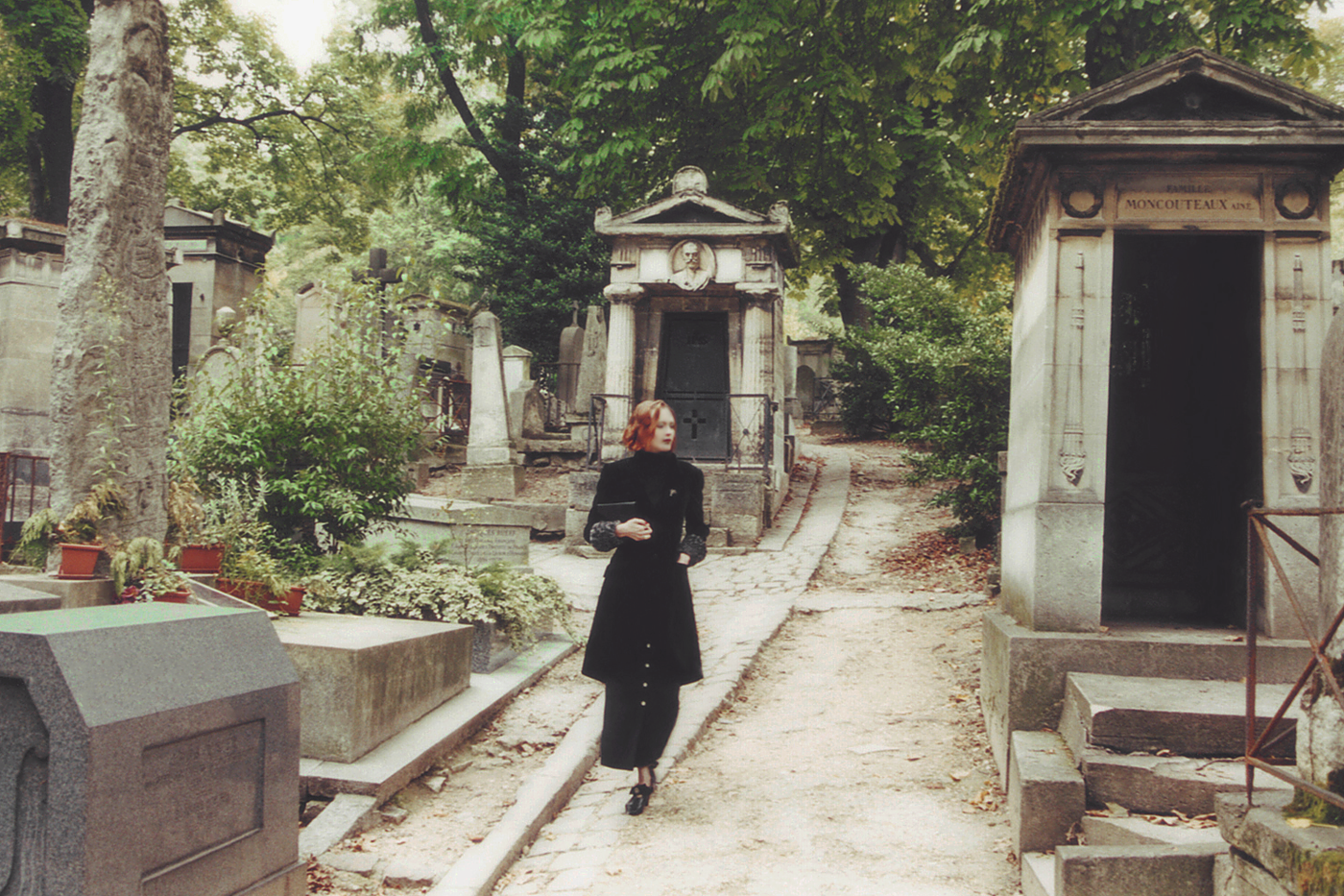 Père Lachaise I. Analogfotografie von Christian Erdmann.