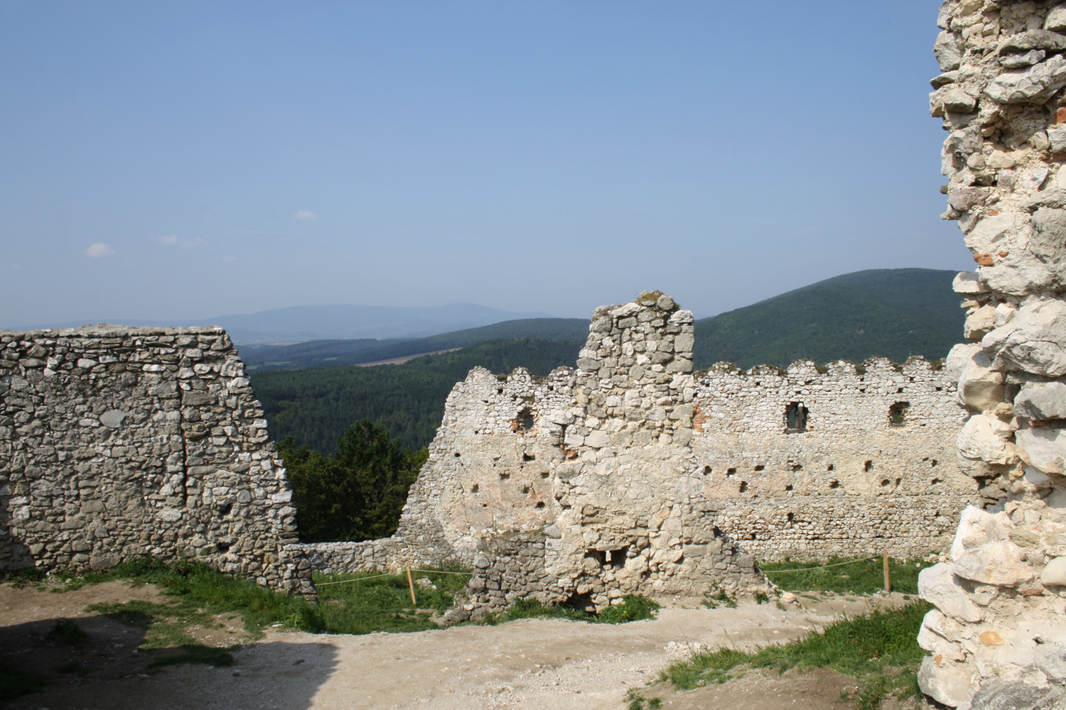 Burg Čachtice.