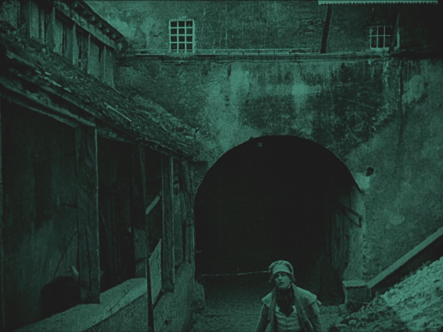 Nosferatu - Eine Symphonie des Grauens, 1922, Regie F. W. Murnau.  Gustav von Wangenheim als Hutter auf Burg Orava.