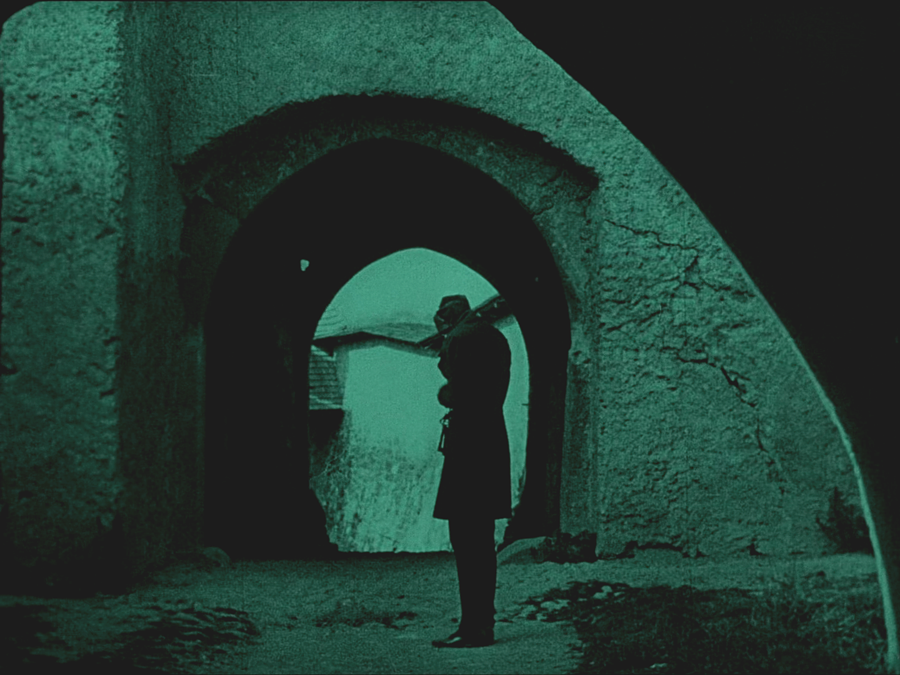 Nosferatu - Eine Symphonie des Grauens, 1922, Regie F. W. Murnau.  Max Schreck auf Oravsky Hrad.