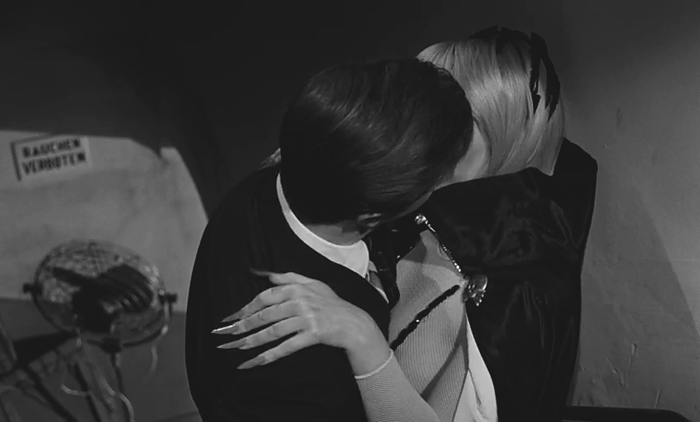 "The Diabolical Dr. Z" ("MIss Muerte"), Regie Jess Franco.