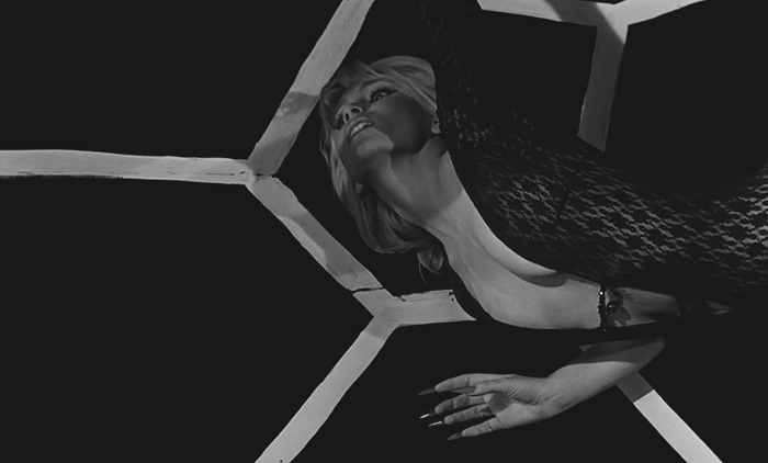 Estella Blain in "The Diabolical Dr. Z" ("MIss Muerte"), Regie Jess Franco.