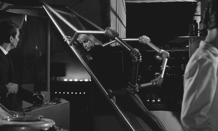 Estella Blain in "The Diabolical Dr. Z" ("MIss Muerte"), Regie Jess Franco.